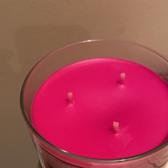 ⭐️ RARE/HTF BBW Hawaiian Hibiscus Candle - Picture 2 of 2